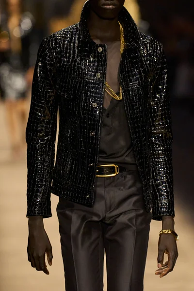 Look 13